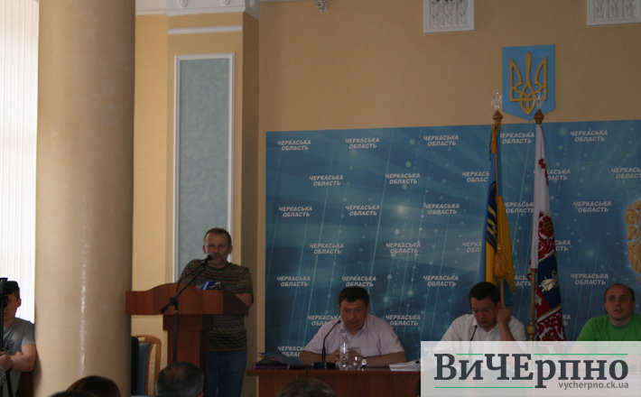Координаційна рада сил Майдану пообіцяла контролювати ямковий ремонт у Черкасах