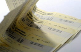 Майже 24 % квитків на поїзди пасажири резервують та оформляють через інтернет