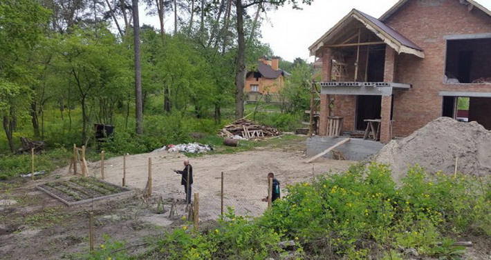 У парку “Соснівський” продовжується самозахоплення землі
