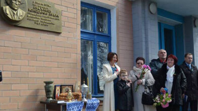 Колектив Веселохутірської школи написав лист-відповідь щодо спроби заплямувати ім’я Володимира Лук’янця