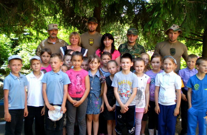 До літнього табору завітали рятувальники та бійці з батальйону «Донбас»