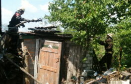 У Кам’янці на пожежі врятували гараж і будинок