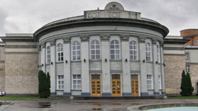 Уже незабаром з Будинку рад може зникнути радянська символіка