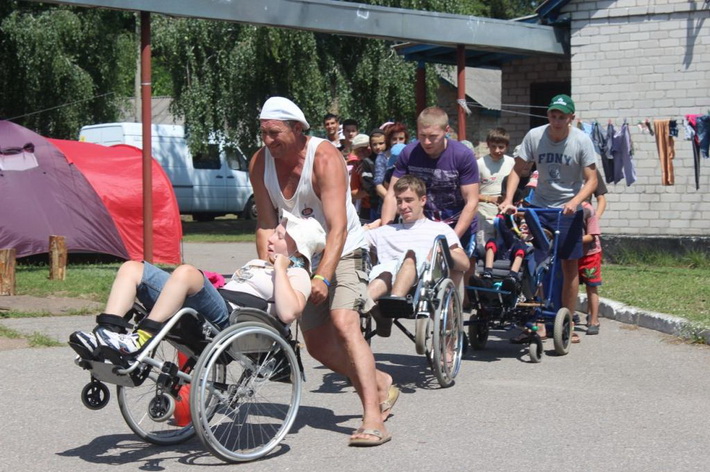 Черкаські рятувальники відвідали оздоровчий табір для дітей-інвалідів