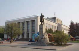 Визнання за кордоном та в Україні: як і хто творив історію Черкаського драматичного театру (ФОТО)