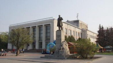 Визнання за кордоном та в Україні: як і хто творив історію Черкаського драматичного театру (ФОТО)