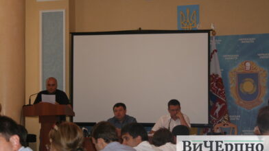 У Черкасах розберуться, заважали чи ні квіткові павільйони гасити пожежу в драмтеатрі