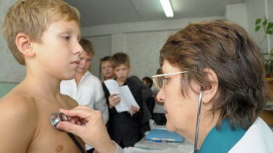 Черкаських школярів запрошують на медогляд