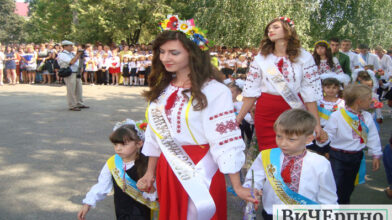 Як святкували перше вересня у Гельмязівській школі (ФОТОРЕПОРТАЖ)