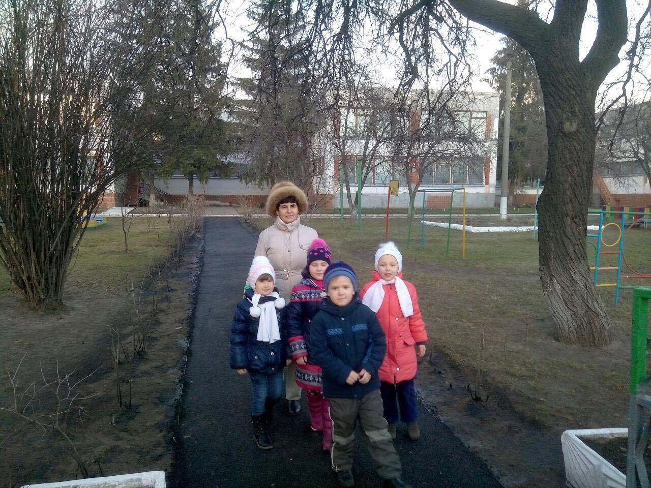 Багатостраждальну доріжку в ДНЗ№5 нарешті заасфальтовано
