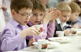 Учні початкових класів Умані до кінця року харчуватимуться безкоштовно