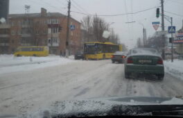 Тролейбус “вперся” в “Славуту” на перехресті Котовського-Ільїна