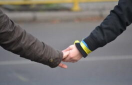 Сьогодні уманчани утворять ланцюг єднання