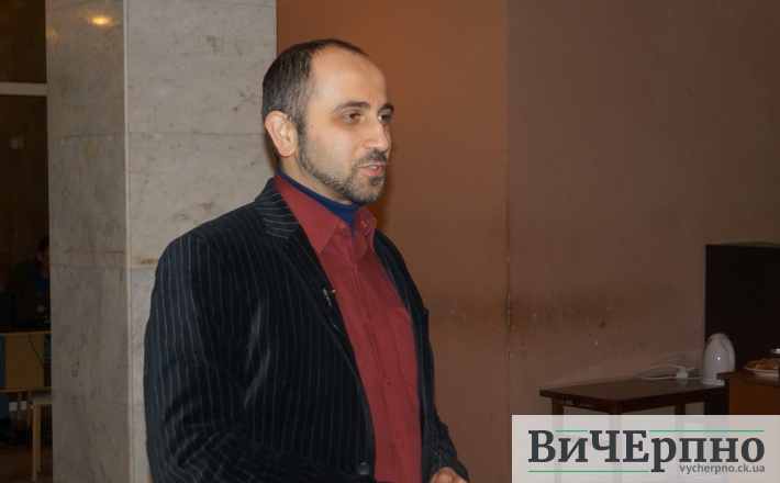 Для мене головне, щоб те, що я роблю, було комусь важливе, – директор Черкаського міського Палацу молоді Нодарі Росопідзе