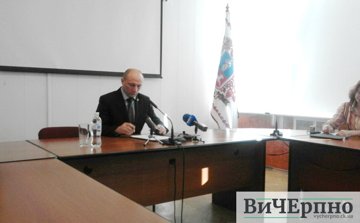 Міський голова показав розписку, згідно якої чиновник брав учать у скандальному продажу землі в мікрорайоні “Поляна”