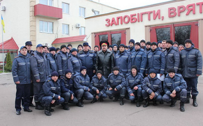 Черкаські рятувальники, які брали участь в антитерористичній операції, отримали статус учасників бойових дій та грамоти Управління