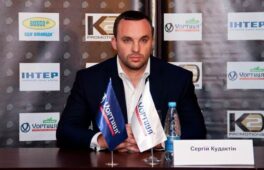 Власник “оголених” бордів відреагував на звинувачення чиновника