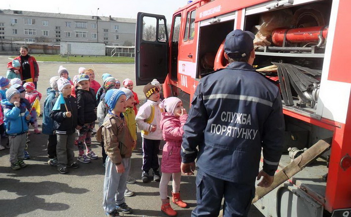 У Христинівському районі рятувальники провели для вихованців дитсадка «Зайчатко» пізнавальну екскурсію