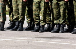 Курсанти-рятувальники почали прибирати місто до Великодня