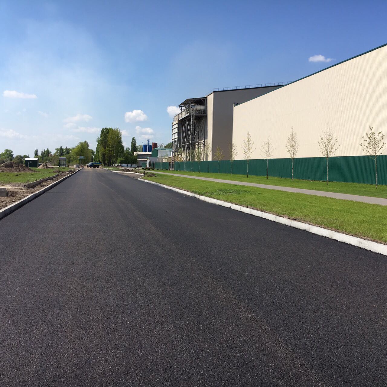 До поминальних днів ремонт вулиці Сурікова буде завершено