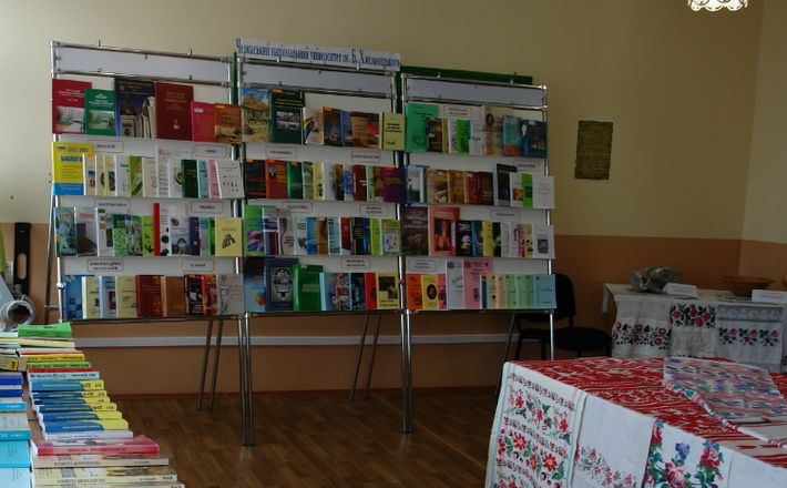 ЧНУ презентував себе на виставці «Освіта Черкащини-2016»