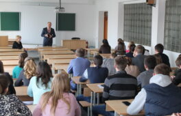 Головний податківець Черкас розповів студентам про податкову реформу та декларування доходів громадян