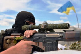 …І на руїнах червоні тюльпани