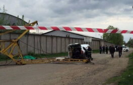 Будівництво в Умані, де кран упав на автівку – самочинне