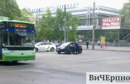 Не тільки протоколи пишуть, а й колеса міняють – як працює нова поліція (ФОТОФАКТ)