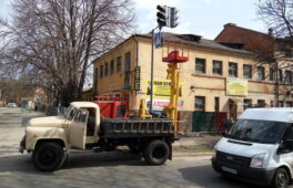 Пошкоджений світлофор в Умані відновлено