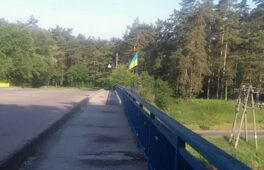 Під час виборів міст двічі фарбували в патріотичні кольори. І ні разу не ремонтували