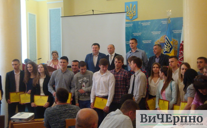 На сесії міської ради нагородили провідних спортсменів міста