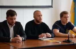 “Раджу збирати валізи”, – азовець до членів виконкому