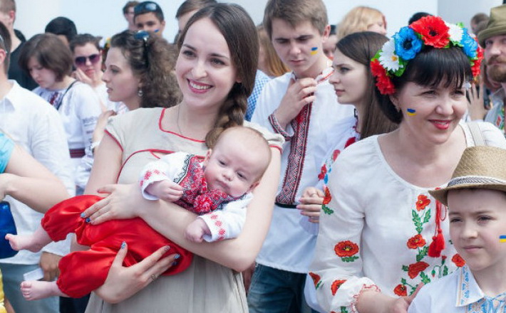 Черкащан запрошують на Мегамарш у вишиванках