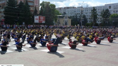 Черкасці встановили рекорд з наймасовішого виконання пресу лежачи
