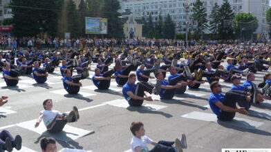 Черкасці упрівали, качаючи прес!