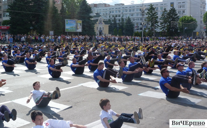 Черкасці упрівали, качаючи прес!