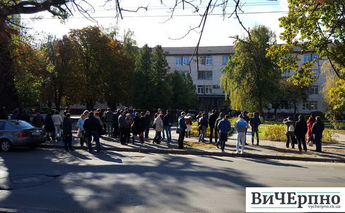 У ЧДТУ евакуюють вже і 2-й корпус, в якому проходять вибори ректора (ФОТО, оновлено)