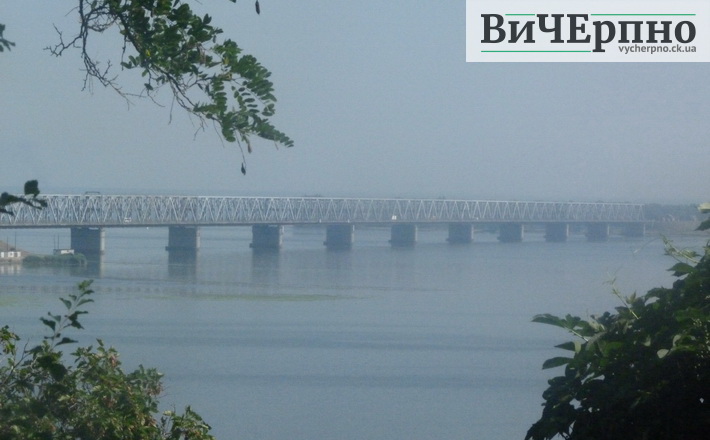 Коли ж чекати черкащанам завершення ремонту мосту через Дніпро?