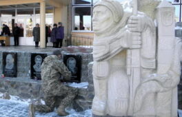 У Тальному встановили пам’ятні дошки волонтерам