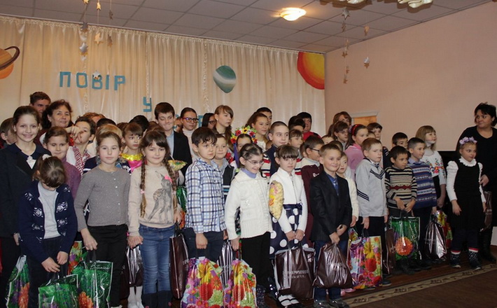 Дітки з обмеженими можливостями влаштували в Умані концерт