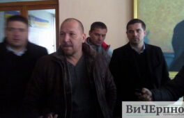 Громадськість пікетує засідання атестаційної комісії ГУ Держгеокадастру у Черкаській області