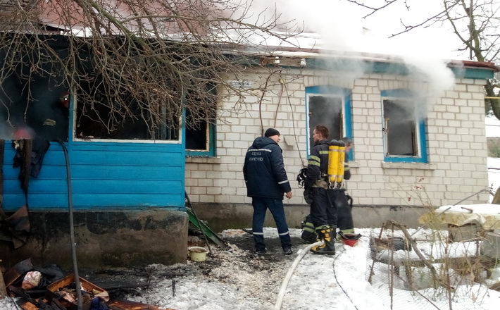 У Каневі рятувальники ліквідували пожежу в житловому будинку