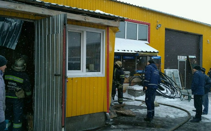 В Умані загорівся магазин
