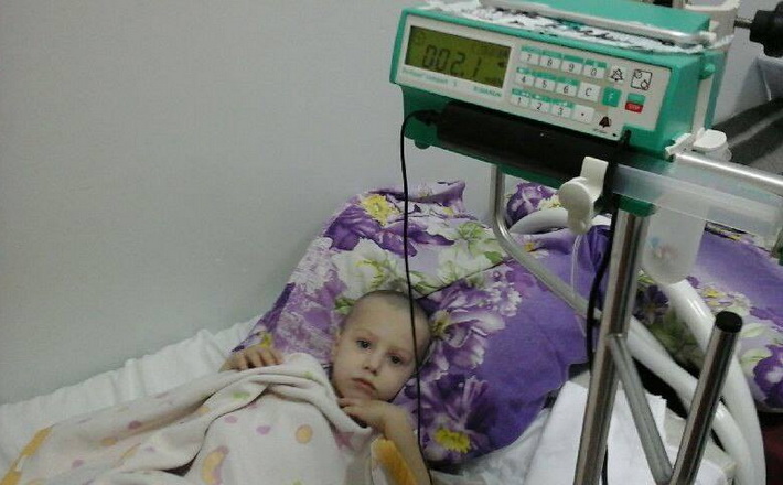Черкащанка просить допомогти врятувати її сина
