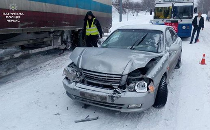 Черкаські патрульні склали адмінматеріали на винуватців ДТП