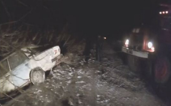 Рятувальники області надають допомогу водіям на дорозі