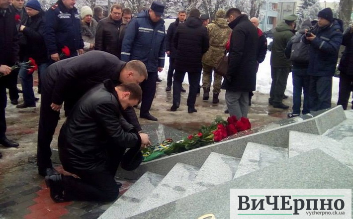 У Черкасах вшанували світлу пам’ять захисників Донецького аеропорту (ФОТОРЕПОРТАЖ)