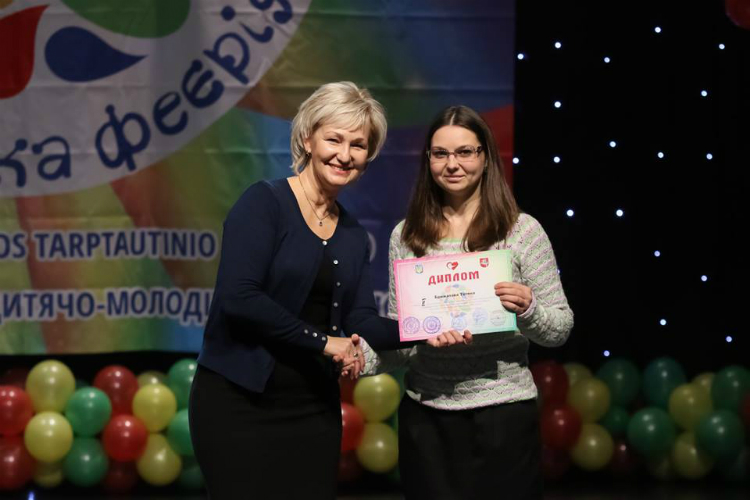 Черкаська студентка посіла друге місце у ІІ Міжнародному фестивалі дитячо-молодіжної творчості