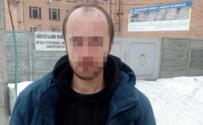 Патрульні затримали чоловіка, у якого виявили  наркотики